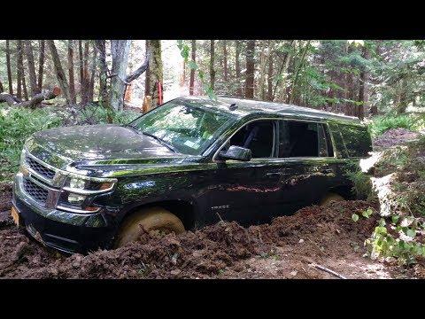 Chevrolet Tahoe - Snow Drift & Off-road Burnout Drag Race